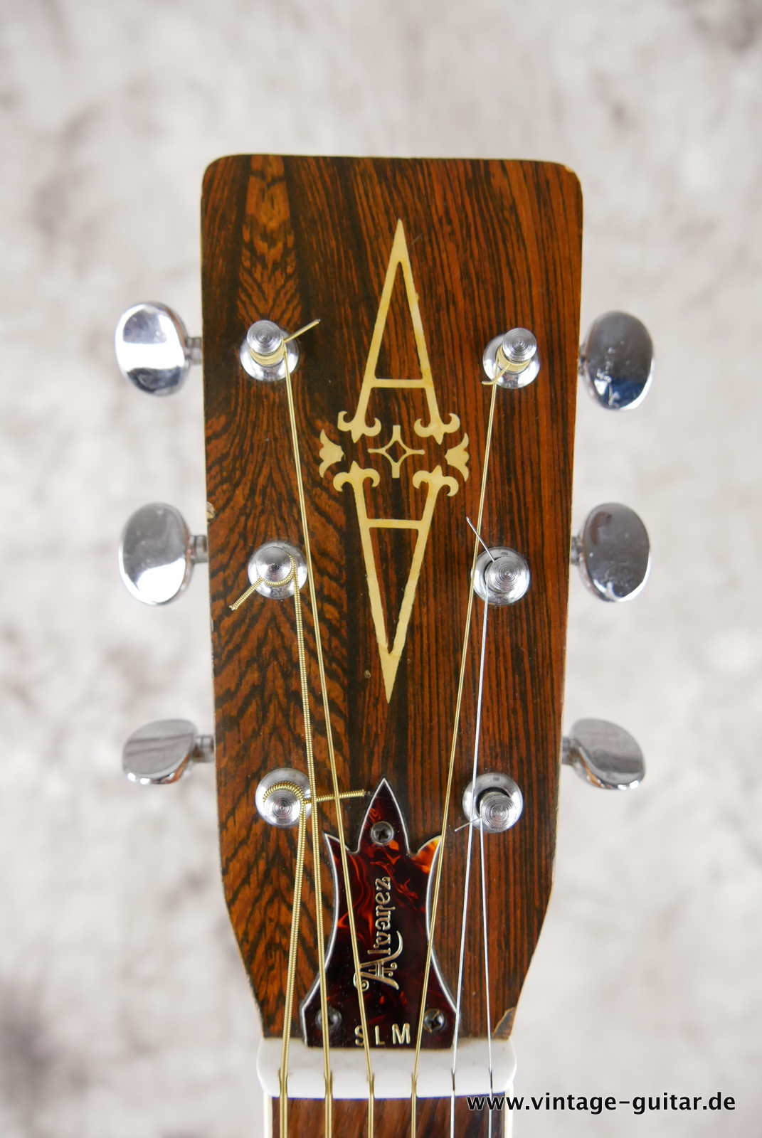 img/vintage/5156/Alvarez_5022-Dreadnought_ solid_top_natural_Japan_1975-009.JPG